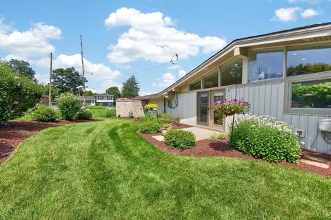Exterior - 3078 Ebenezer Rd, Cincinnati, OH 45233 photo 10 of 14