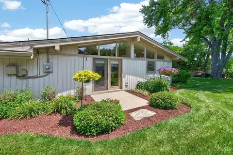 Exterior - 3078 Ebenezer Rd, Cincinnati, OH 45233 photo 9 of 14