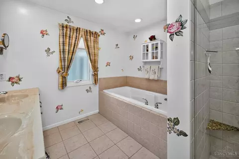 Bath - 3078 Ebenezer Rd, Cincinnati, OH 45233 photo 6 of 6