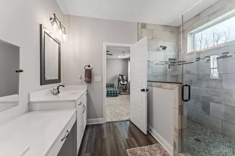 Bath - 2425 Middleboro Rd, Clarksville, OH 45113 photo 2 of 9