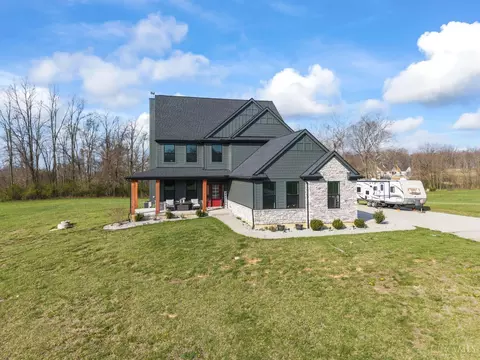 Exterior - 2425 Middleboro Rd, Clarksville, OH 45113 photo 4 of 18