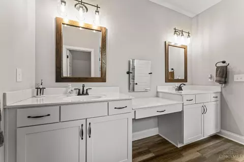 Bath - 2425 Middleboro Rd, Clarksville, OH 45113 photo 3 of 9