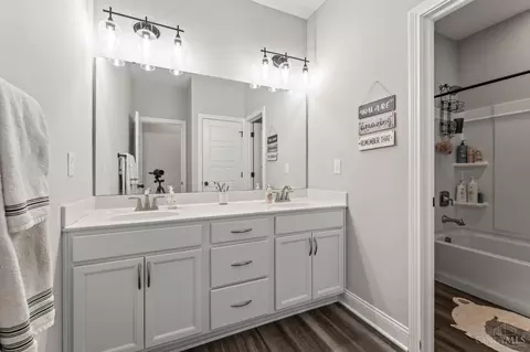 Bath - 2425 Middleboro Rd, Clarksville, OH 45113 photo 7 of 9