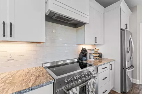 Kitchen - 2425 Middleboro Rd, Clarksville, OH 45113 photo 5 of 11