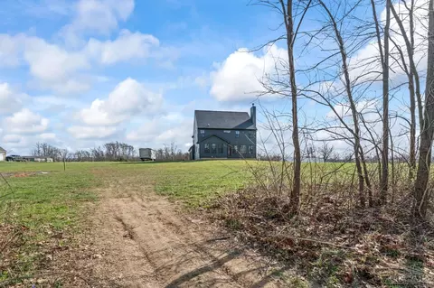 Exterior - 2425 Middleboro Rd, Clarksville, OH 45113 photo 8 of 18