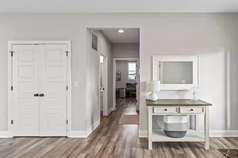Entry Way - 2425 Middleboro Rd, Clarksville, OH 45113 photo 4 of 15