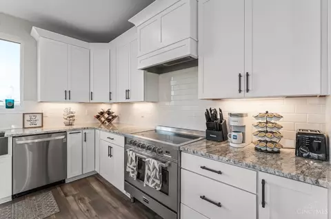 Kitchen - 2425 Middleboro Rd, Clarksville, OH 45113 photo 4 of 11