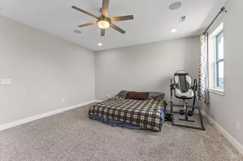 Bedroom - 2425 Middleboro Rd, Clarksville, OH 45113 photo 2 of 10