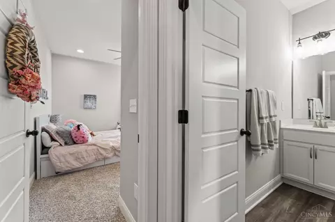 Entry Way - 2425 Middleboro Rd, Clarksville, OH 45113 photo 12 of 15