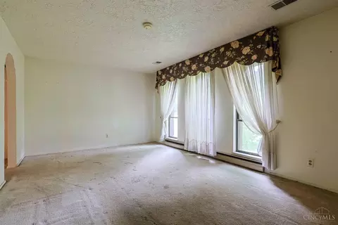 Living - 9874 Baughman Rd, Harrison, OH 45030 photo 2 of 5