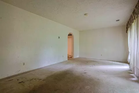 Living - 9874 Baughman Rd, Harrison, OH 45030 photo 4 of 5