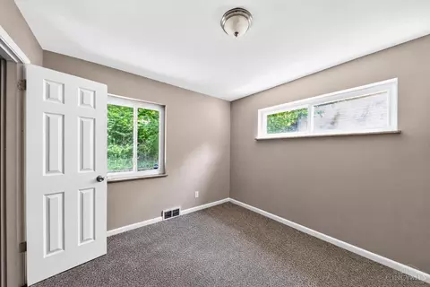 Bedroom - 1703 Ashbrook Dr, Cincinnati, OH 45238 photo 1 of 9