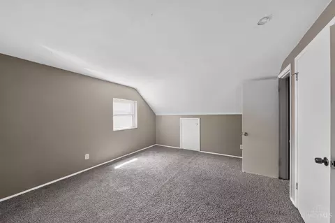 Bedroom - 1703 Ashbrook Dr, Cincinnati, OH 45238 photo 5 of 9
