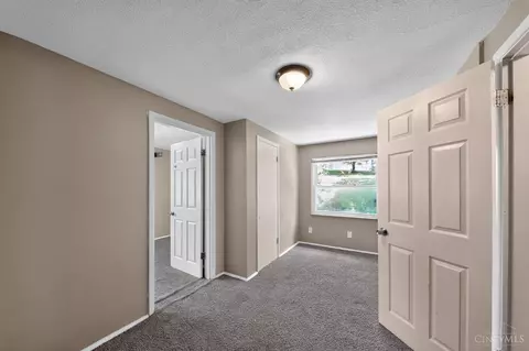 Entry Way - 1703 Ashbrook Dr, Cincinnati, OH 45238 photo 2 of 2