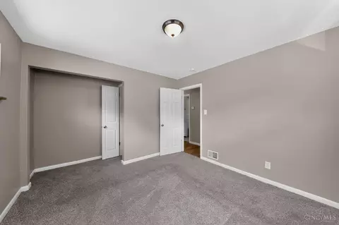 Bedroom - 1703 Ashbrook Dr, Cincinnati, OH 45238 photo 3 of 9