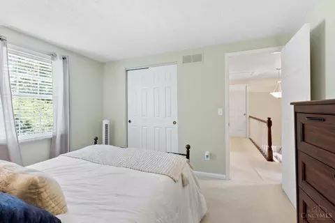 Bedroom - 700 Woodgate Rd, Cincinnati, OH 45244 photo 5 of 8