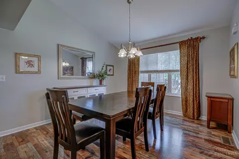Dining - 7045 Vail Ct, Cincinnati, OH 45247 photo 2 of 2