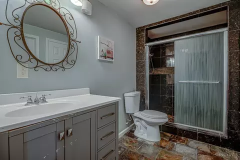 Bath - 7045 Vail Ct, Cincinnati, OH 45247 photo 4 of 4