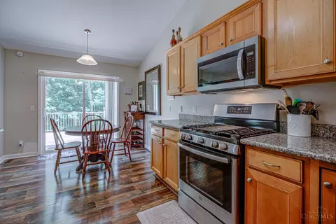 Kitchen - 7045 Vail Ct, Cincinnati, OH 45247 photo 2 of 5