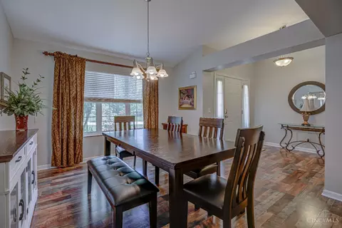 Dining - 7045 Vail Ct, Cincinnati, OH 45247 photo 1 of 2
