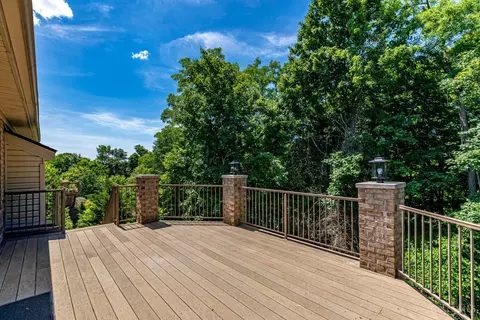 Exterior - 7045 Vail Ct, Cincinnati, OH 45247 photo 7 of 7