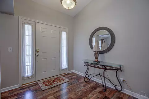Entry Way - 7045 Vail Ct, Cincinnati, OH 45247 photo 1 of 3