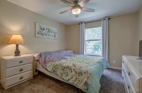 Bedroom - 7045 Vail Ct, Cincinnati, OH 45247 photo 6 of 9