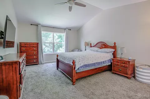 Bedroom - 7045 Vail Ct, Cincinnati, OH 45247 photo 1 of 9