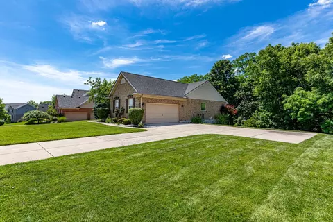 Exterior - 7045 Vail Ct, Cincinnati, OH 45247 photo 2 of 7