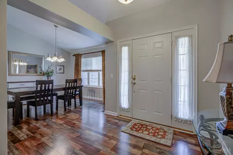 Entry Way - 7045 Vail Ct, Cincinnati, OH 45247 photo 2 of 3