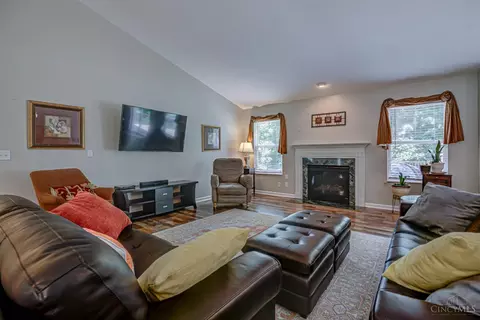 Living - 7045 Vail Ct, Cincinnati, OH 45247 photo 1 of 4