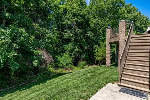 Exterior - 7045 Vail Ct, Cincinnati, OH 45247 photo 5 of 7