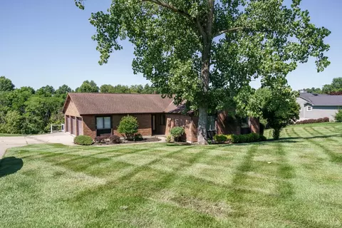 19719 Alpine Dr, Lawrenceburg, IN 47025
