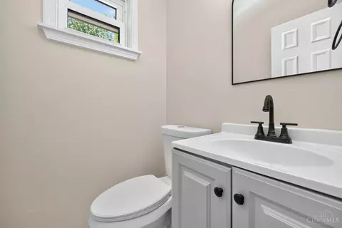Bath - 1645 Mandarin Ct, Forest Park, OH 45240 photo 1 of 7