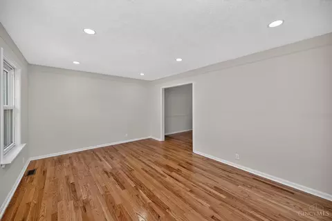 Living - 1645 Mandarin Ct, Forest Park, OH 45240 photo 1 of 9
