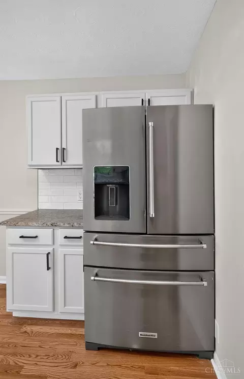 Kitchen - 1645 Mandarin Ct, Forest Park, OH 45240 photo 7 of 9