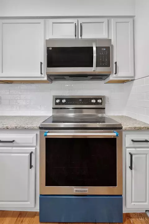 Kitchen - 1645 Mandarin Ct, Forest Park, OH 45240 photo 6 of 9