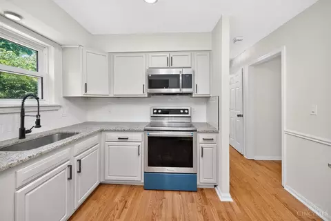 Kitchen - 1645 Mandarin Ct, Forest Park, OH 45240 photo 2 of 9