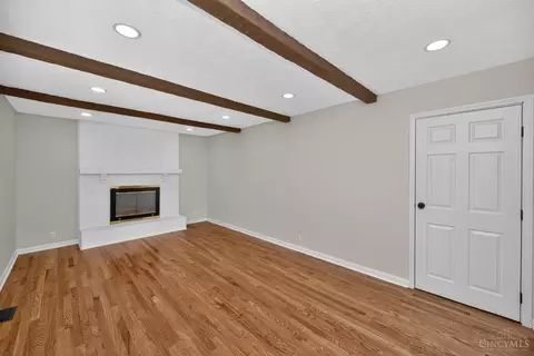 Living - 1645 Mandarin Ct, Forest Park, OH 45240 photo 6 of 9