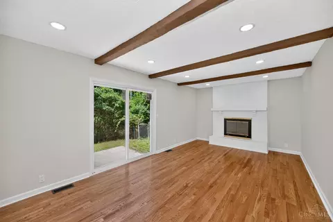 Living - 1645 Mandarin Ct, Forest Park, OH 45240 photo 5 of 9