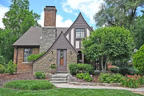 5021 Anderson Pl, Cincinnati, OH 45227