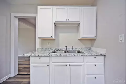 Kitchen - 2902 Whittier Ave, Dayton, OH 45420 photo 3 of 5