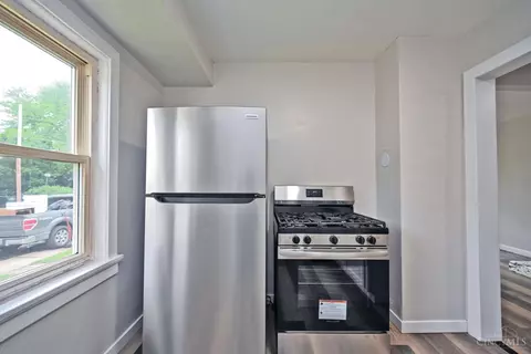 Kitchen - 2902 Whittier Ave, Dayton, OH 45420 photo 4 of 5