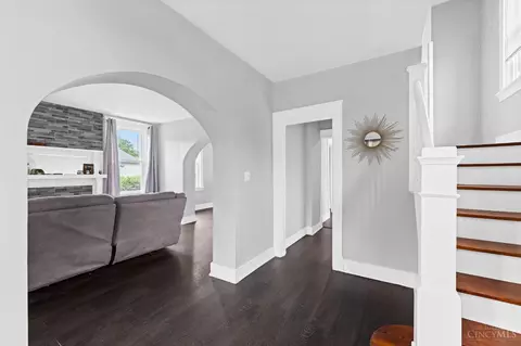 Entry Way - 6505 Madison Rd, Cincinnati, OH 45227 photo 1 of 5