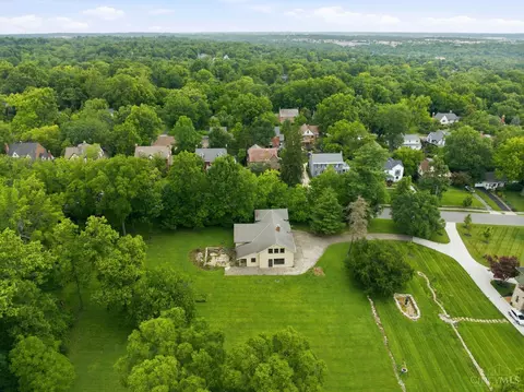 353 Oliver Rd, Wyoming, OH 45215