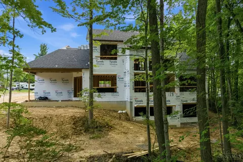 Exterior - 7736 State Rd, Cincinnati, OH 45255 photo 6 of 8