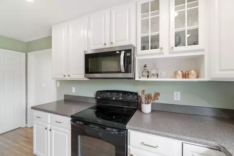 Kitchen - 608 Legend Hls, Cincinnati, OH 45255 photo 5 of 5