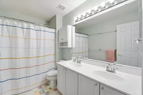 Bath - 608 Legend Hls, Cincinnati, OH 45255 photo 5 of 6