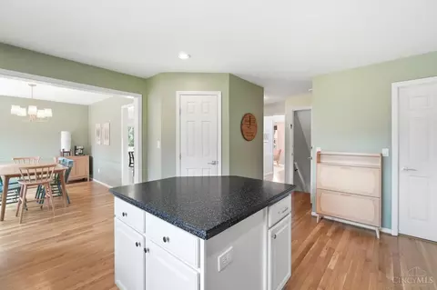 Kitchen - 608 Legend Hls, Cincinnati, OH 45255 photo 3 of 5
