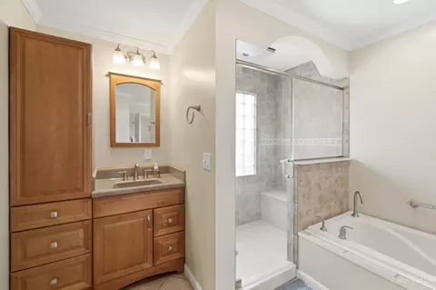 Bath - 608 Legend Hls, Cincinnati, OH 45255 photo 3 of 6